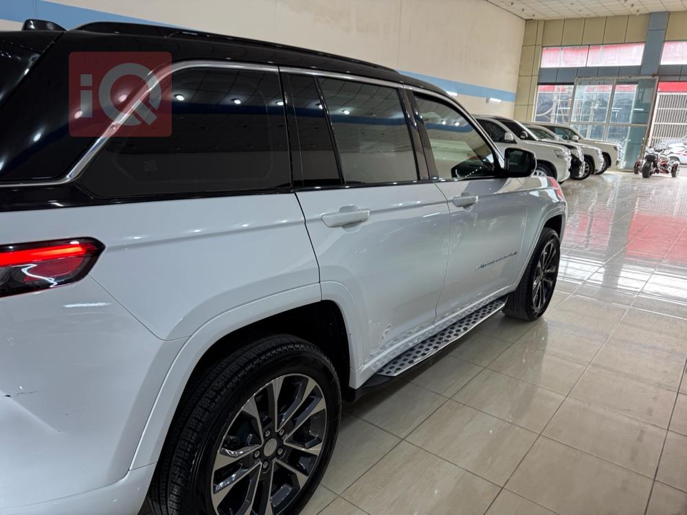 جیپ گراند شیرۆکی